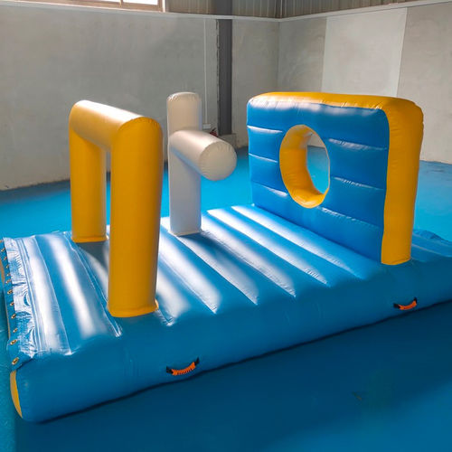 滑走路水中遊具 - OBSTACLE  - Hydrofun LTD - レジャーセンター用 / 膨張式