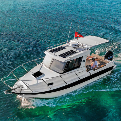 操舵室ありキャビンクルーザ - GOBY 230-OB - MERCAN YACHTING - 6人 / 日光浴