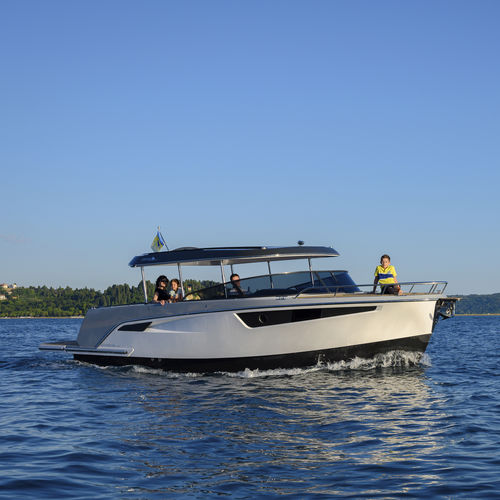 船内機センターコンソールボ－ト - 28  - ALFASTREET YACHTS - 電動式 / サイドコンソール / ハードトップ