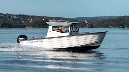 船外機漁船 - 600 Pro HT - Sting Boats Europe - 操舵室あり / 6人 / 日光浴