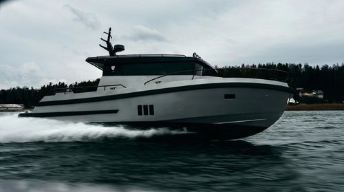 船内機エクスプレスクルーザー - BY42 FLY - Brizo Yachts - 船外機 / ディーゼル / ツインエンジン