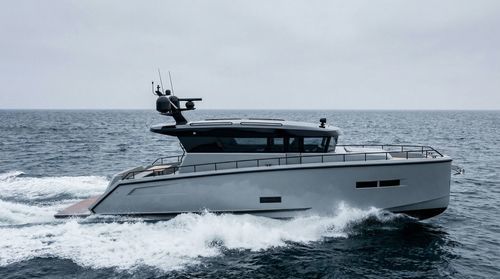 船内機エクスプレスクルーザー - BY34 - Brizo Yachts - ツインエンジン / ハードトップ / クルージング
