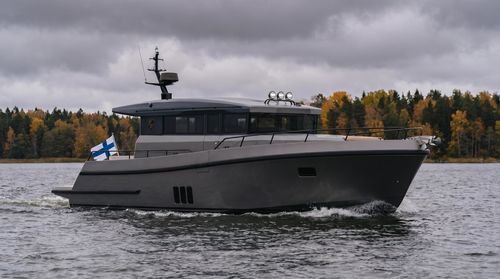 船内機エクスプレスクルーザー - BY50 MK2 - Brizo Yachts - ツインエンジン / フライブリッジ / 操舵室あり