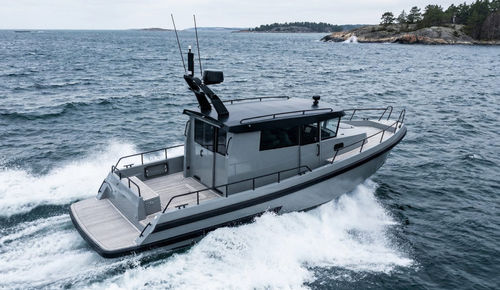船内機エクスプレスクルーザー - BY30 - Brizo Yachts - ツインエンジン / 操舵室あり / キャビン2室