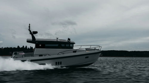 船内機エクスプレスクルーザー - BY42 CLASSIC - Brizo Yachts - ツインエンジン / ハードトップ / オフショア