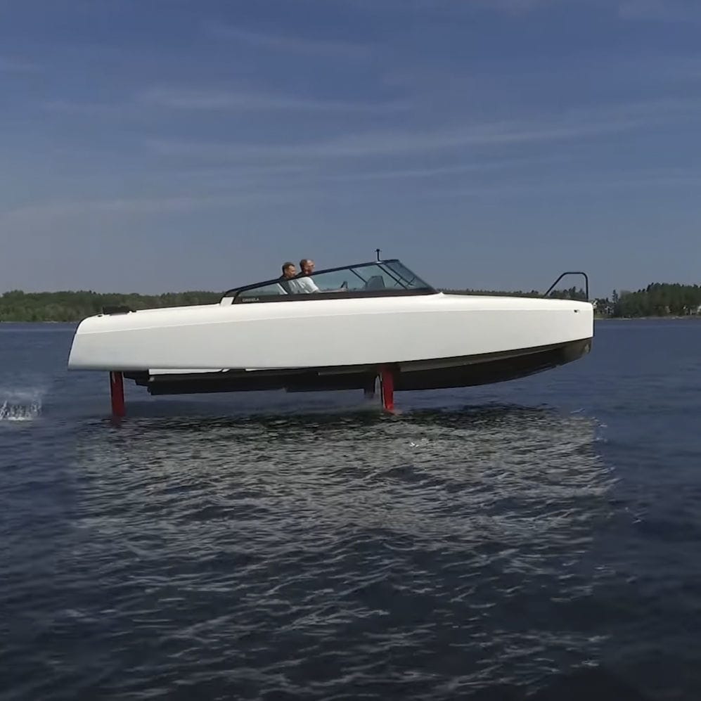 Lancha de proa aberta com motor de popa - C7 - Candela Speed Boat AB ...