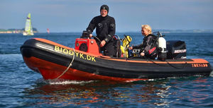 barco auxiliar para mergulho