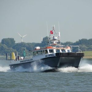 barco para transporte de pilotos