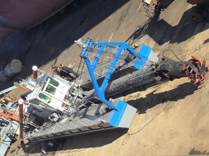 navio draga de sucção com desagregador