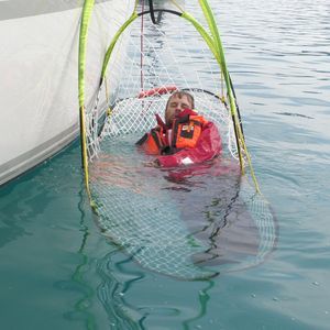 sistema de resgate de homem ao mar para barco