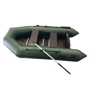 barco inflável com motor de popa