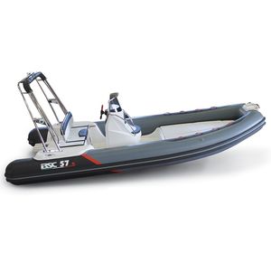 barco inflável com motor de popa