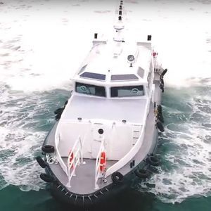 barco profissional barco para transporte de tripulação 1