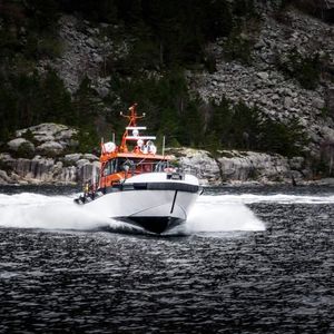 barco para transporte de pilotos