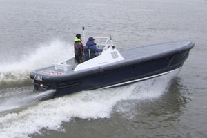 embarcação LH / com motor de centro