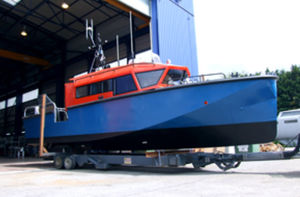 barco profissional barco salva-vidas / com motor de centro / em alumínio