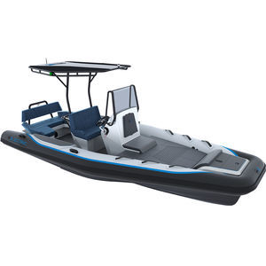 barco inflável com motor de centro