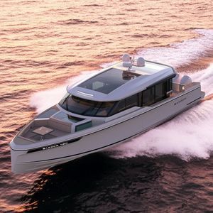 lancha Express Cruiser com motor de popa 1