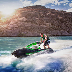 jet-ski com braço articulado