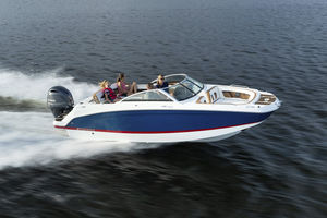 deck-boat com motor de popa
