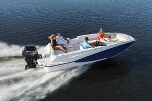 deck-boat com motor de popa 1