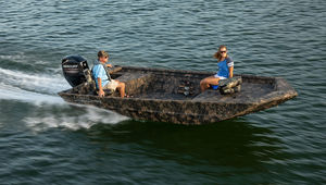 jon boat com motor de popa