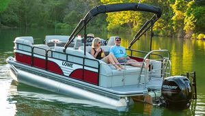pontoon boat com motor de popa