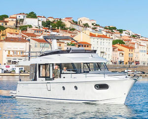 trawler com flybridge 1