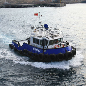 barco profissional embarcação LH