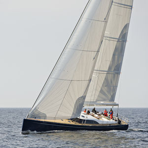 iate à vela de cruzeiro e regata
