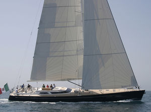 iate à vela de cruzeiro e regata