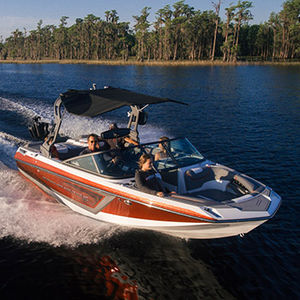 lancha de proa aberta com motor de centro / com console dupla / bowrider / para esqui aquático