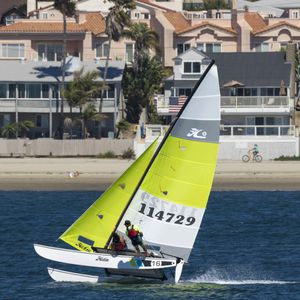 catamarã esportivo de regata