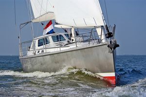iate à vela de cruzeiro 1