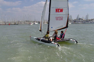 catamarã esportivo para escola