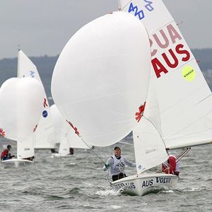 barco de vela ligeira para dois tripulantes