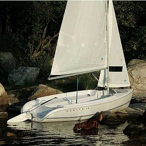 monocasco / day-sailer / em fibra de vidro / com quilha retrátil
