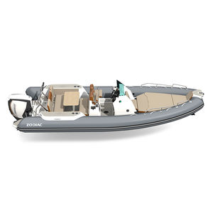 barco inflável com motor de popa / semirrígido / com console central / esportivo