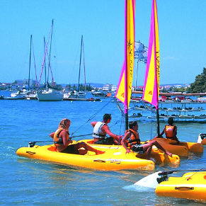 catamarã esportivo de lazer