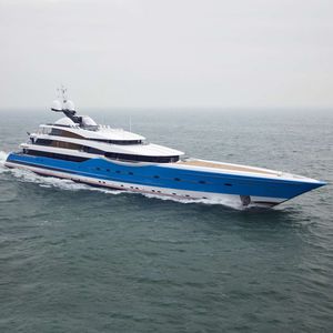 mega-iate de cruzeiro / com casa do leme / 12 cabines / com heliporto