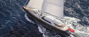 super iate à vela de luxo de cruzeiro / com deck saloon / em carbono / sloop