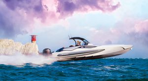 lancha Express Cruiser com motor de popa / bimotor / com casco escalonado / open