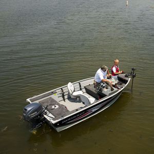 bay boat com motor de popa