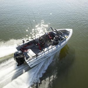 bay boat com motor de popa