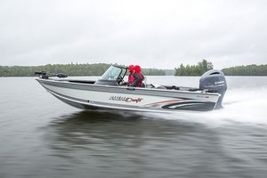 bay boat com motor de popa