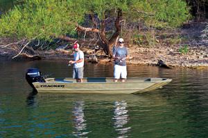 jon boat com motor de popa