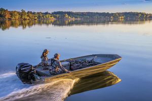 jon boat com motor de popa
