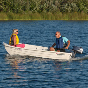 bote auxiliar com motor de popa