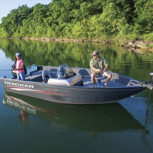 bay boat com motor de popa