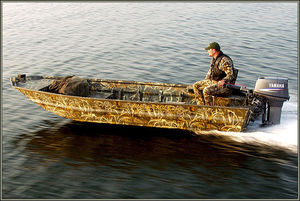 jon boat com motor de popa